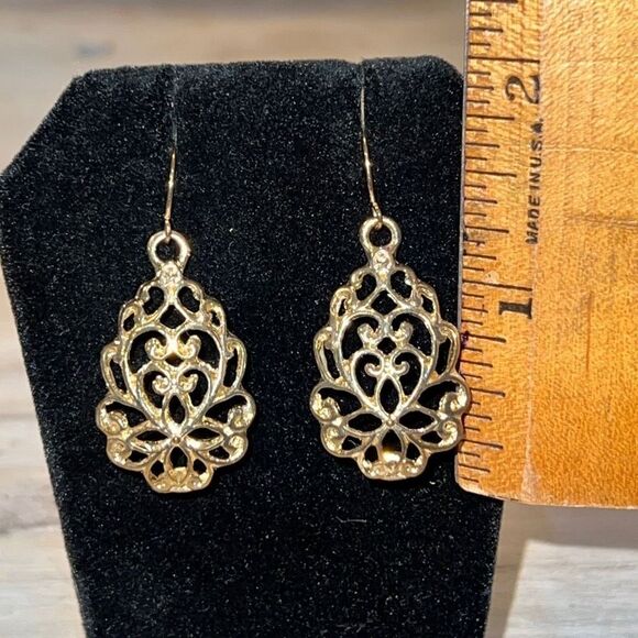 Moroccan Style Gold Tone Filagree Dangle Earrings - Picture 4 of 6